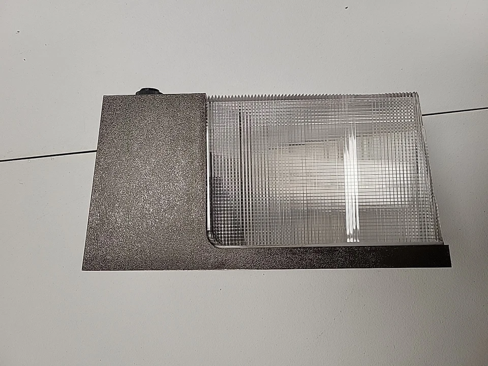 Hubbell ZP28FPC Refractor con Fotocélula 28W Luz Fluorescente Exterior - ECS Foto 3 de 4