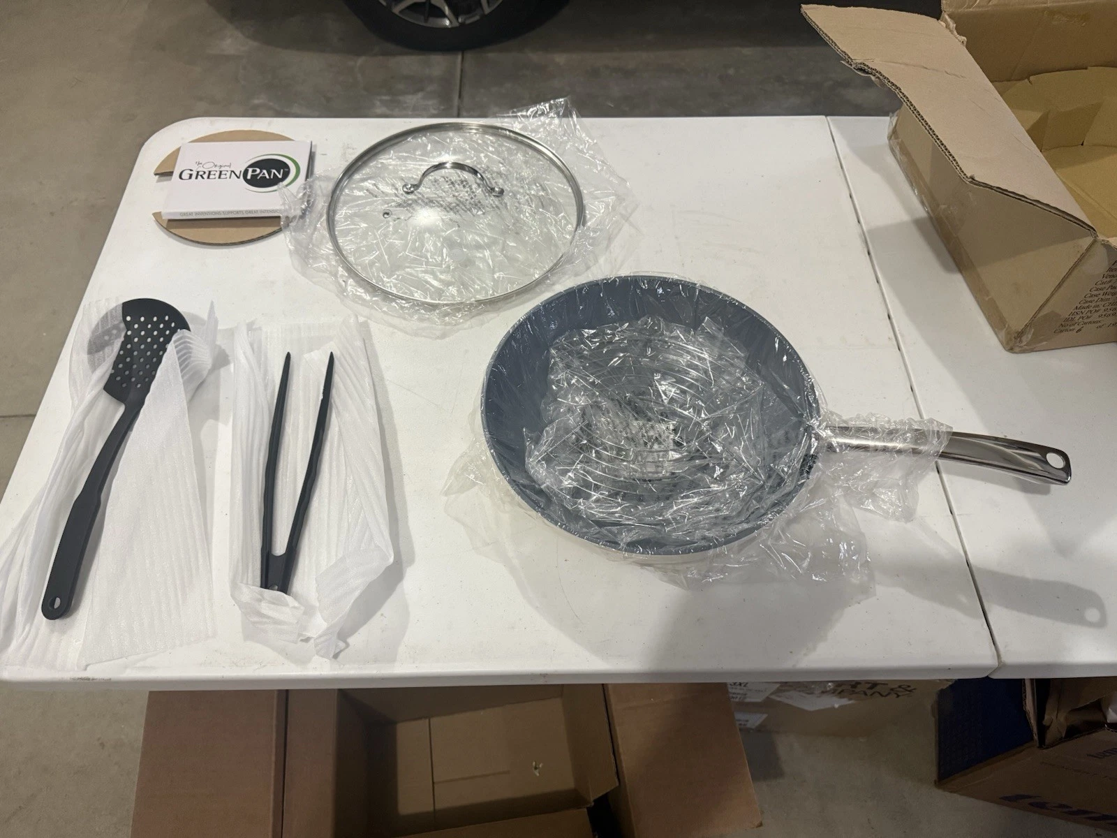 NEW IN BOX - 12” Original GreenPan CC Wok Aluminum Set Pearl #127453115
Opens in a new window or tab