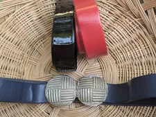 VINTAGE DOUGLAS PAQUETTE SILVER TONE BELT BUCKLE SIGNED WITH THREE BELTS 1 1/8"