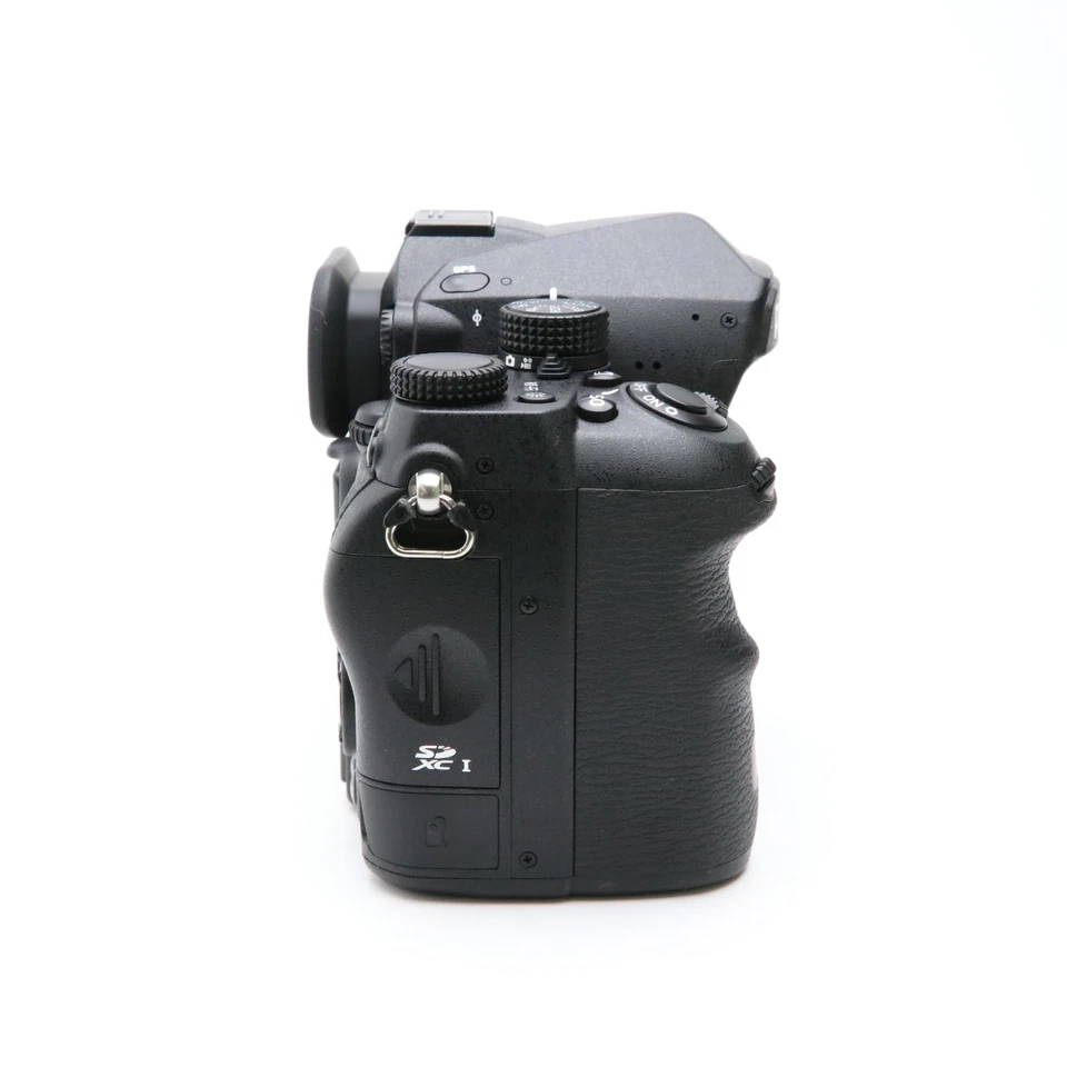 Pentax K-1 Mark II DSLR Camera Body -Near Mint- Shutter Count 3553 - Image 4 of 4