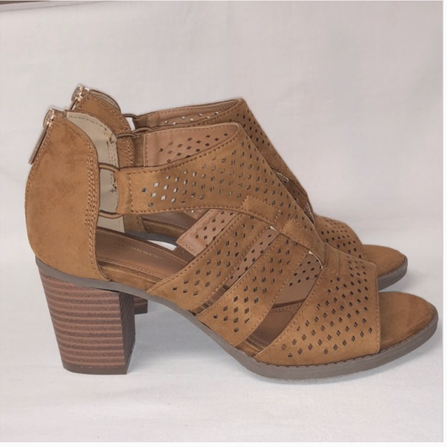 New Women's Perforated Brown Block Sandals | eBay