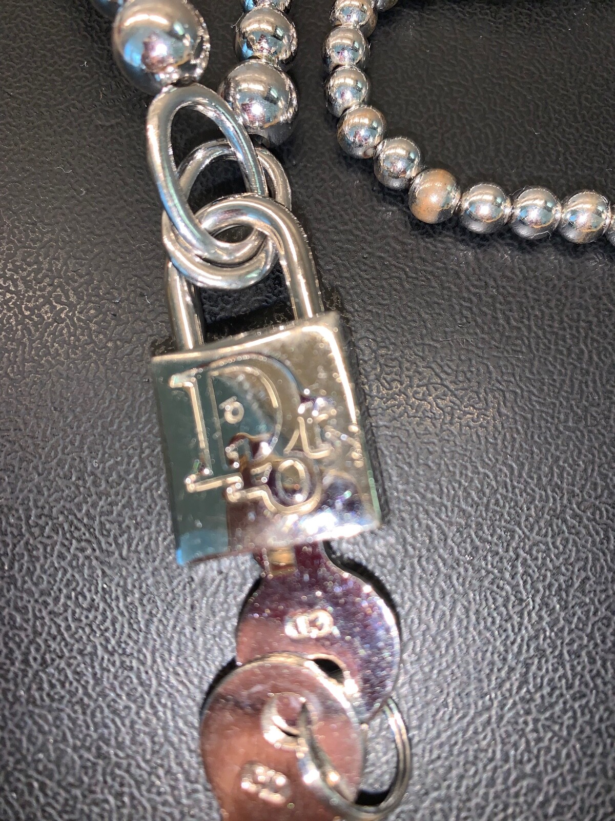 100AUTH DIOR NECKLACE WITH LOCK AND KEYS Gem