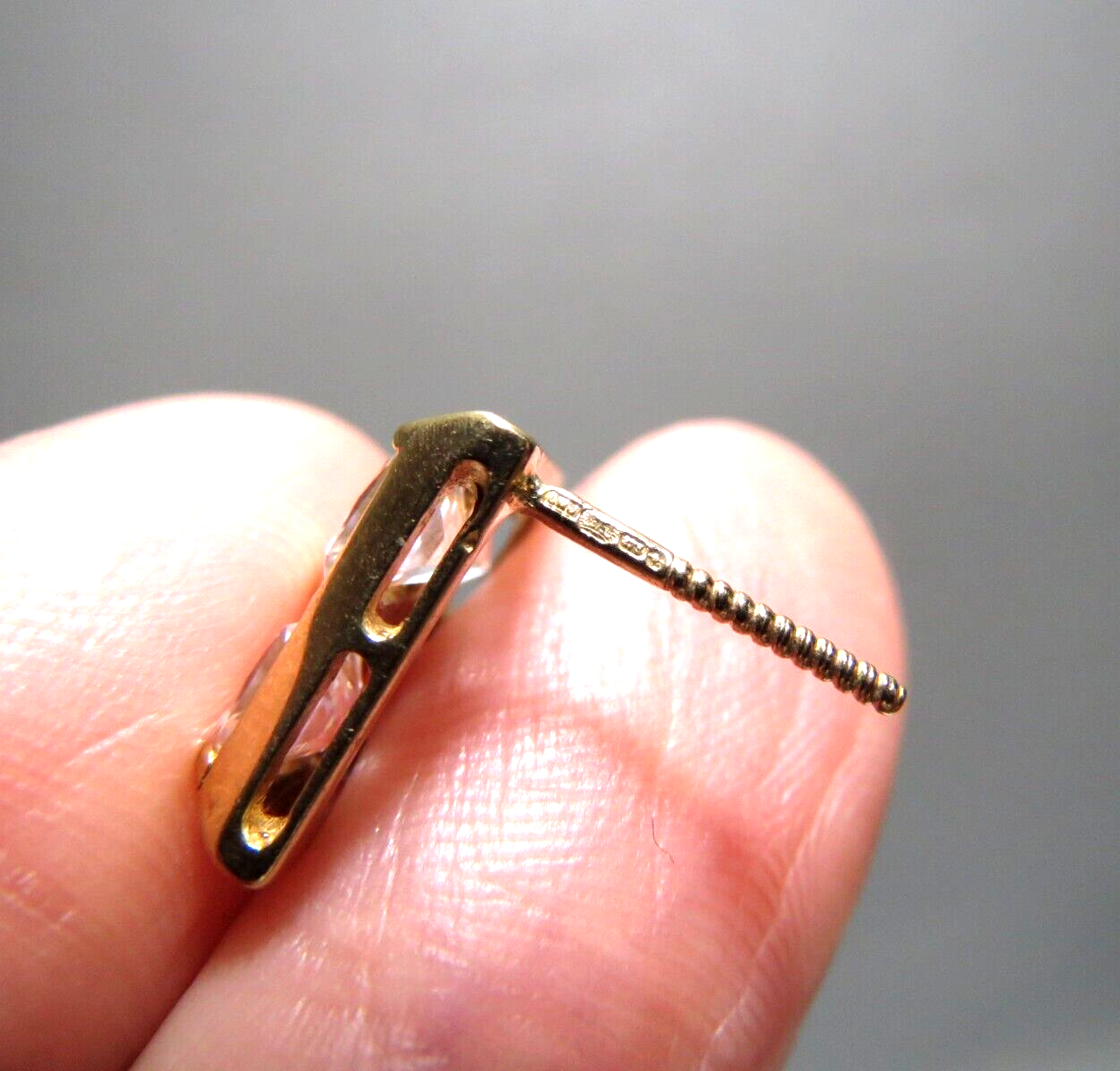 Heavy 4g 12mm Vintage 9ct Yellow Gold Square CZ Stud Earrings