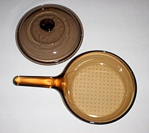 VISION by Corning Amber Glass 7.25" Waffle Bottom Skillet with PYREX V-1.5-C Lid - Afbeelding 1 van 3