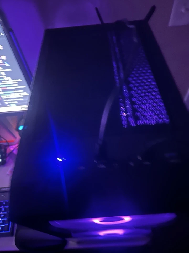 PC Gaming Amd Ryzen 7 9800X3D Paired With Amd Rx 7600, 32gb Ram - Image 3 of 4