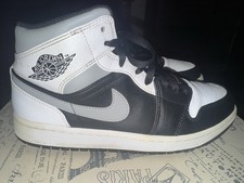 Jordan Air Jordan 1 Mid Men’s Black/White/Gray Colorblock Lace-Up Mid Top
