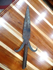 ANTIQUE HEAD HUNTER SPEAR HEAD KAYYAN