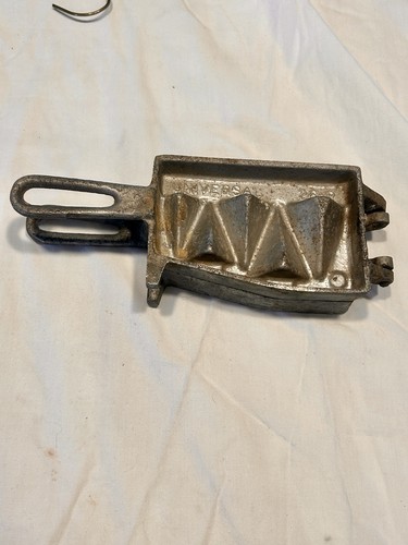Estate Find Universal 26 P Pyramid Sinker Weight Mold 5 Slots 2,3,4,5,6 Used Fre