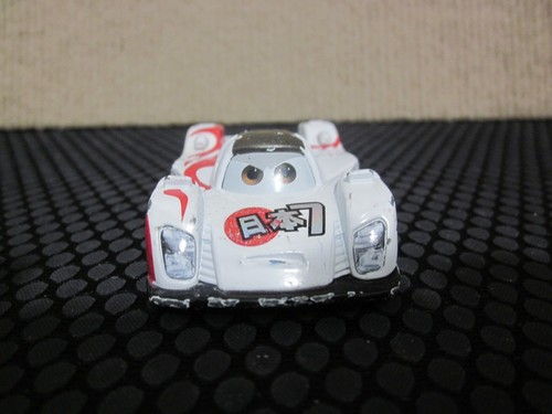 Disney Pixar Cars 2 - SHU TODOROKI #7 WGP RACER MATTEL 1:55 PRESSOFUSO - Foto 3 di 7
