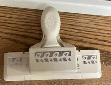 Martha Stewart LAUREL LEAVES Leaf Vine Edge Border Punches Paper Punch