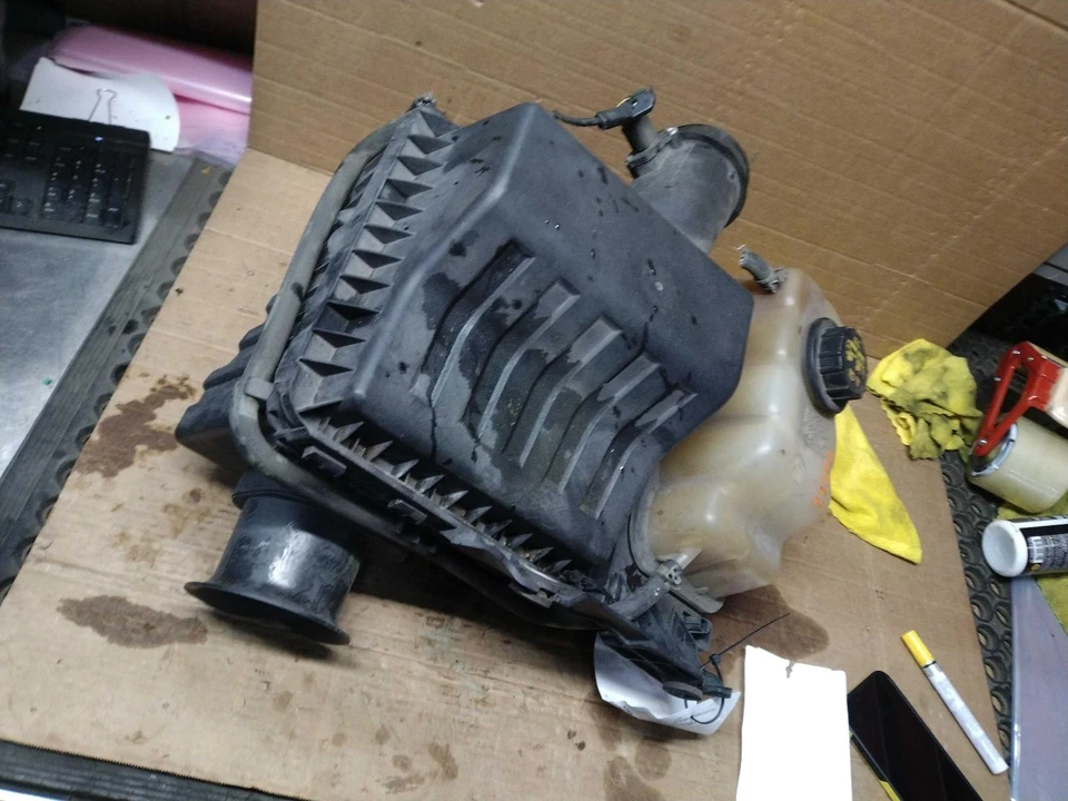 2011 Ford F150 Air Cleaner Assembly OEM Black AL3Z9661B 5.0L 202K Miles - Image 2 of 4