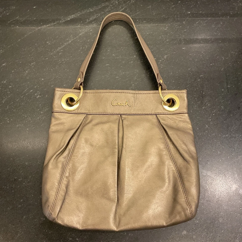 Bolsa tiracolo/ombro Coach Ashley F17606 conversível metálica - Imagem 2 de 4