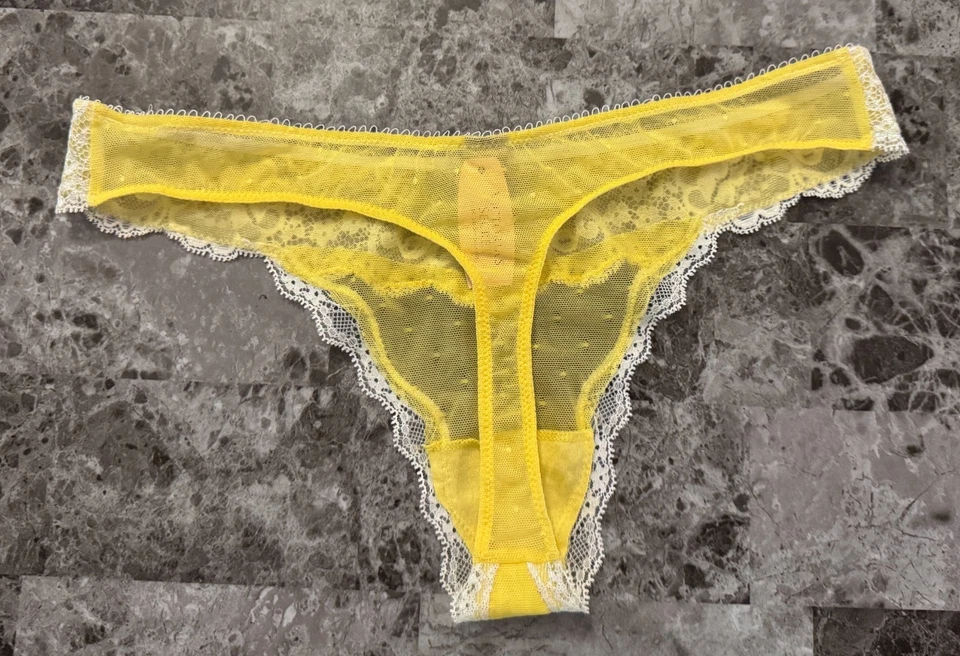 CALCINHA TANGA RARA VICTORIA'S SECRET DREAM ANGELS S MALHA AMARELA RENDA FLORAL NOVA COM ETIQUETAS - Imagem 4 de 4