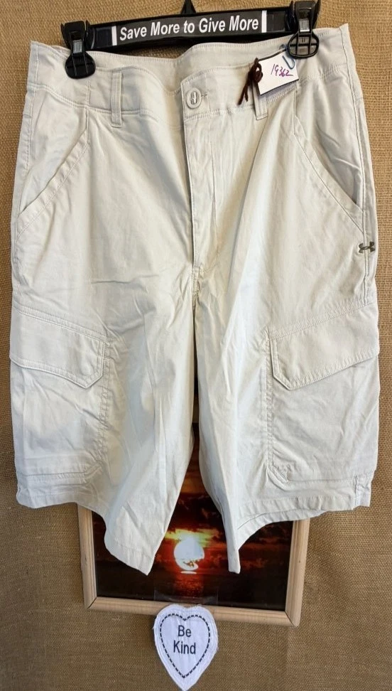 Under Armour 1304649 Heatgear loose men’s cream 36 Fish Hunter cargo short pocke