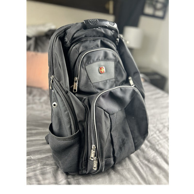 SWISSGEAR Black Backpack Men Padded Zip Multiple Pockets Travel Business Casual