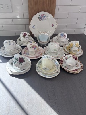 Vintage Mismatched Bone China Teeservice für 9 Blumen Afternoon Tea Party Hochzeit