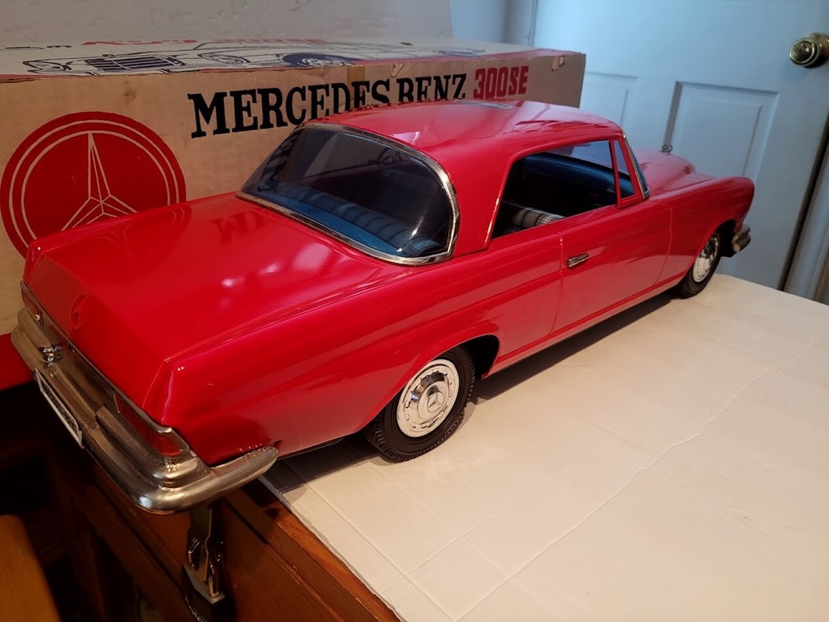 VERY NICE VINTAGE LARGE ICHIKO TIN FRICTION MERCEDES BENZ 300SE