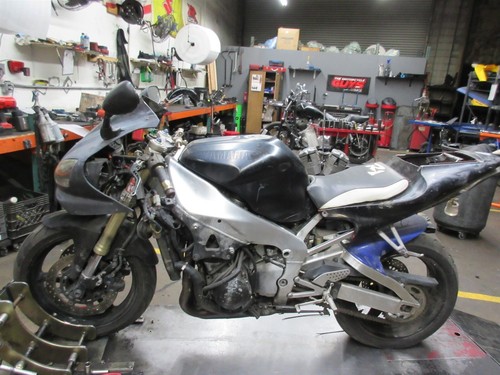 Lote de línea de soporte de pinza de cilindro maestro de freno trasero Yamaha YZFR1 R1 2000 00-01 - Imagen 9 de 9