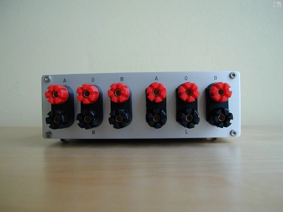 Dodocus UBox 3 – Lautsprecher/Verstärker Umschalter – Silber/Schwarz, Made in Ge - Bild 3 von 4