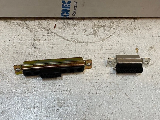 Enchufes Conec Amphenol 32 de 5017W5SXK99A10X, 20 de enchufes 164X11959X - 52 en total Foto 3 de 4