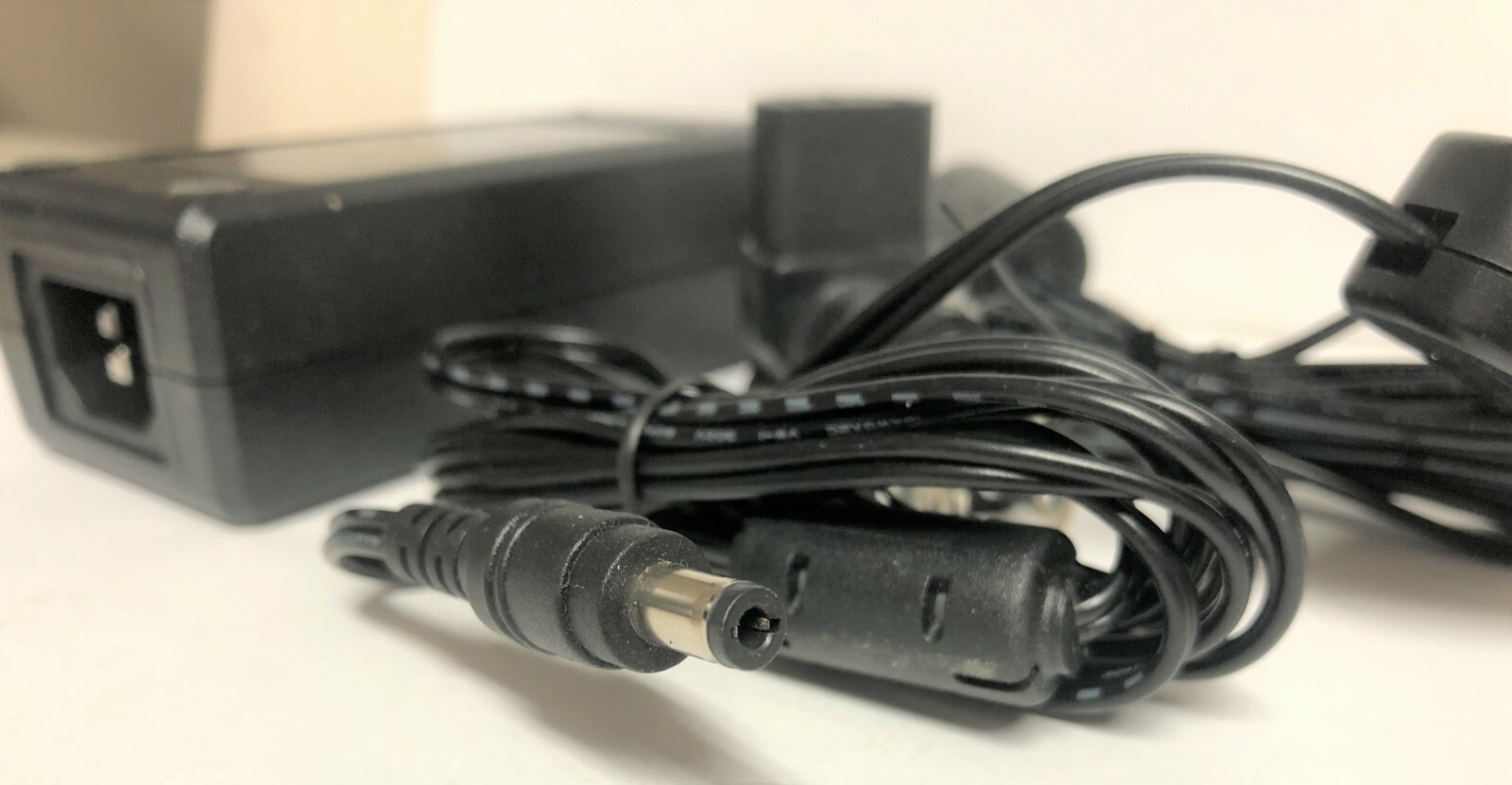 condor ats065tp240 ac adapter w/ sf cable c13 to usa nema 515p 12269