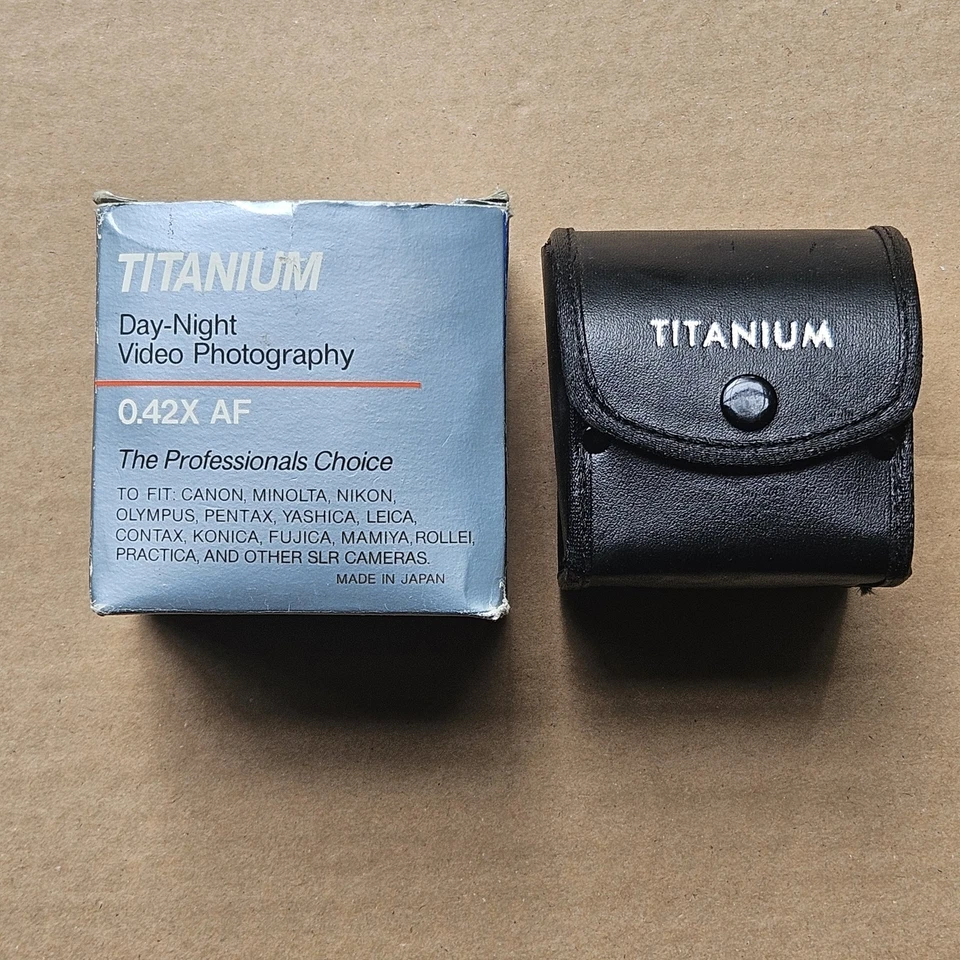 Titanium Super Wide Angle Macro Lens 0.42X AF 37-46mm - w/ Case - Image 3 of 4