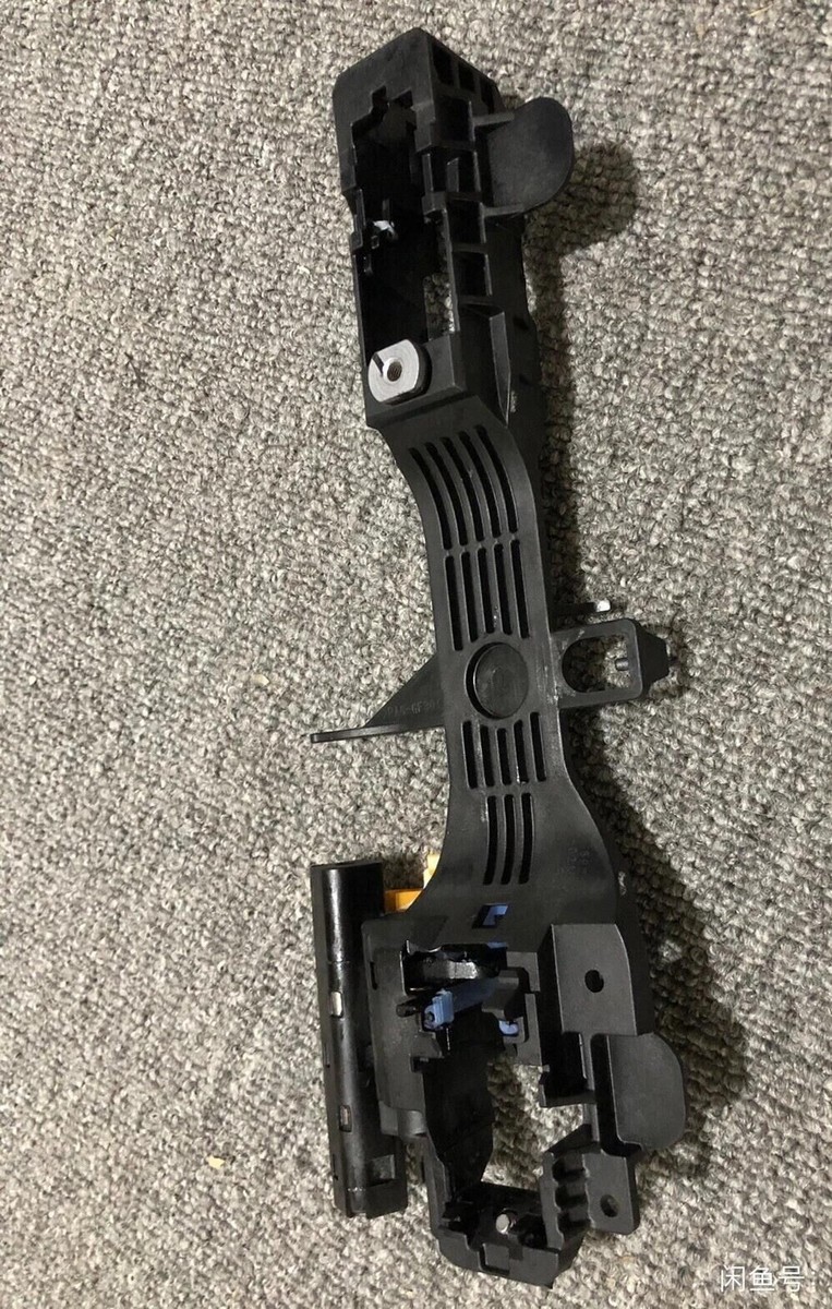 OEM 69201‑02450 Front Right Door Handle Frame 2014–2019 Toyota