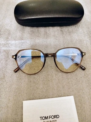 Occhiali Blue Block Unisex Tom Ford Modello 5875-52/Colore 045 - Imagen 1 de 4
