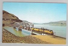 Union Pacific Railroad EMD DD-35A Columbia River Train Postcard   -Unused