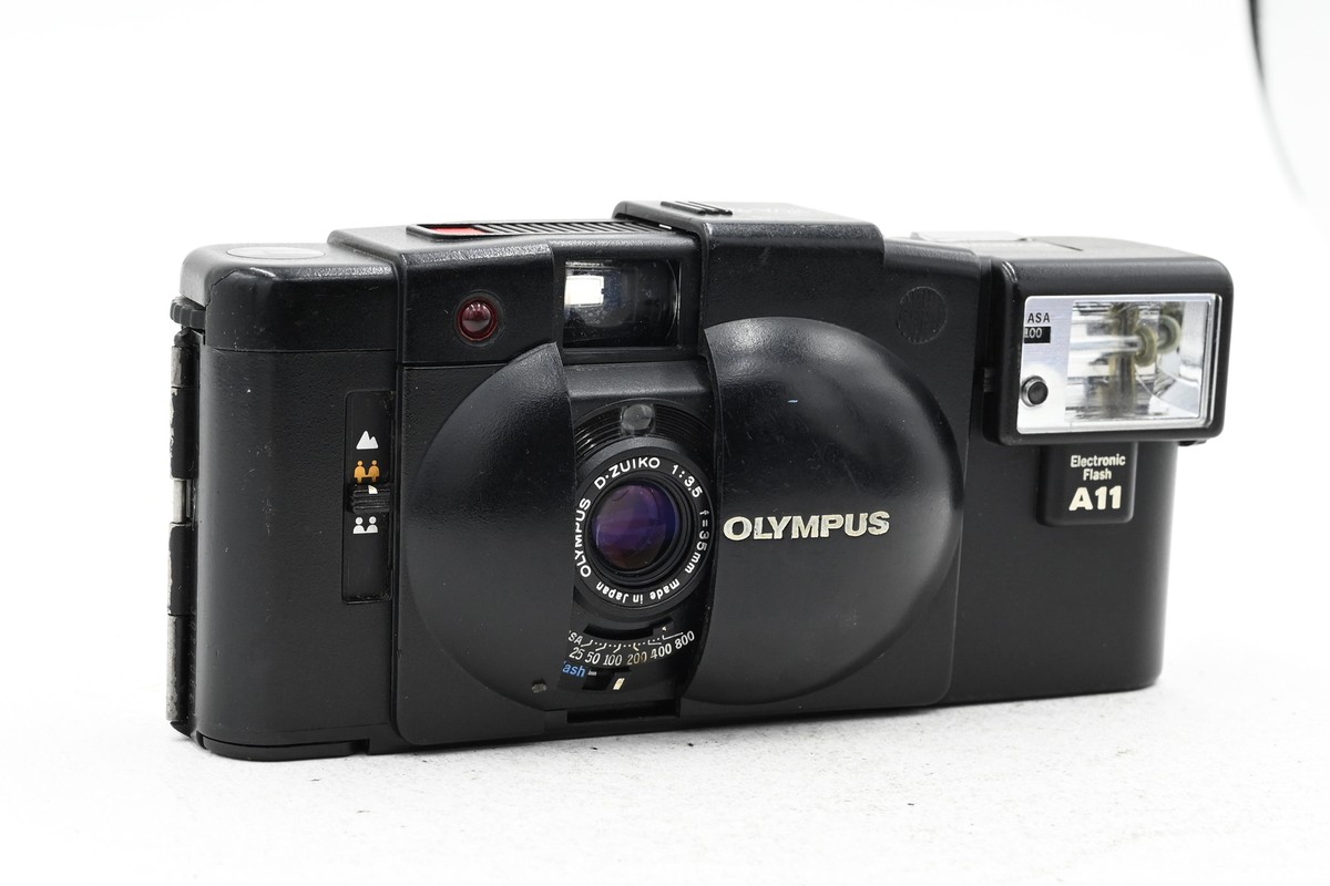OLYMPUS XA フィルムカメラ A11フラッシュ付き OLYMPUS XA Film Camera with Electric Flash A11 - YouTube