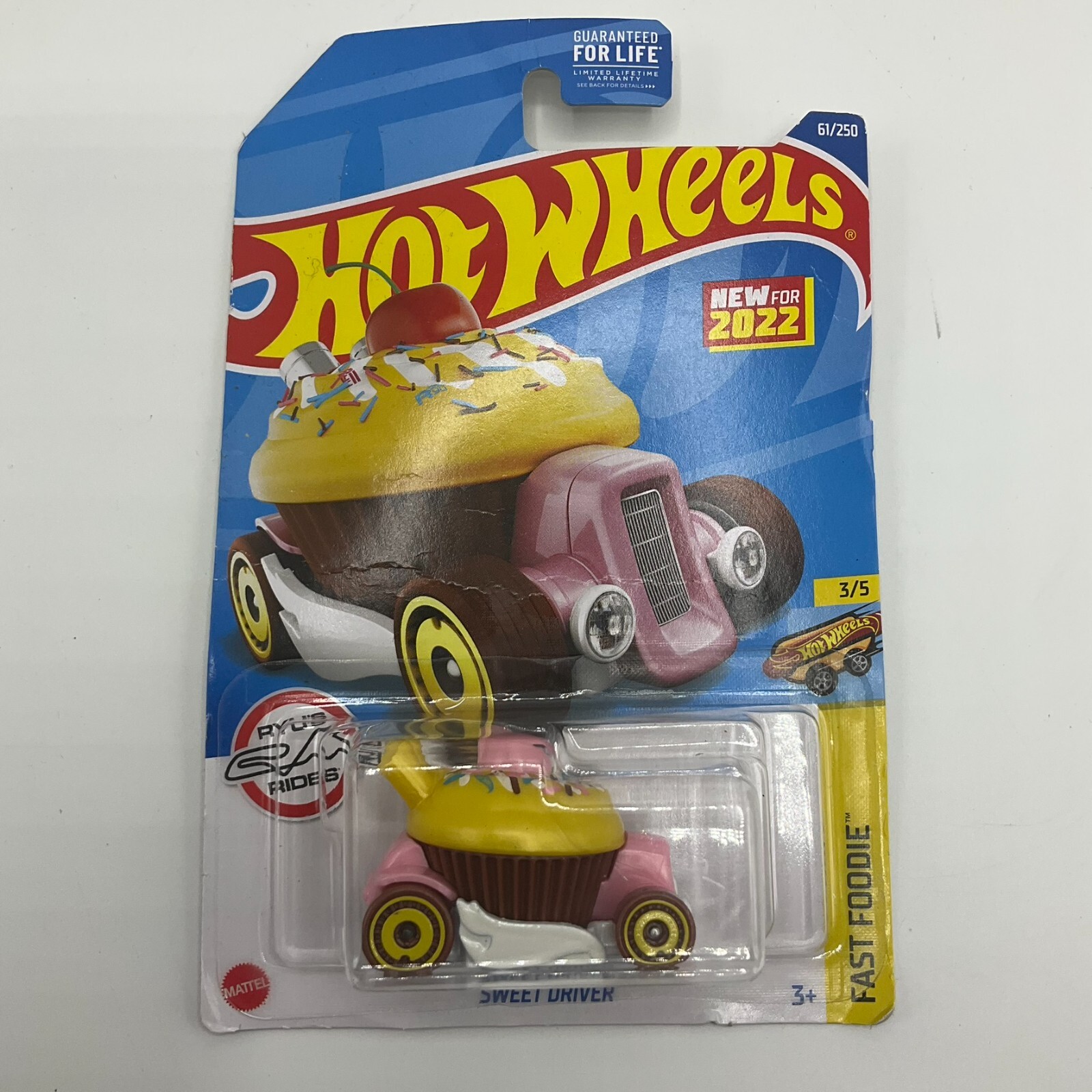 2022 HOT WHEELS #61 FAST FOODIE 3/5 SWEET DRIVER CUPCAKE Worldwide PINK