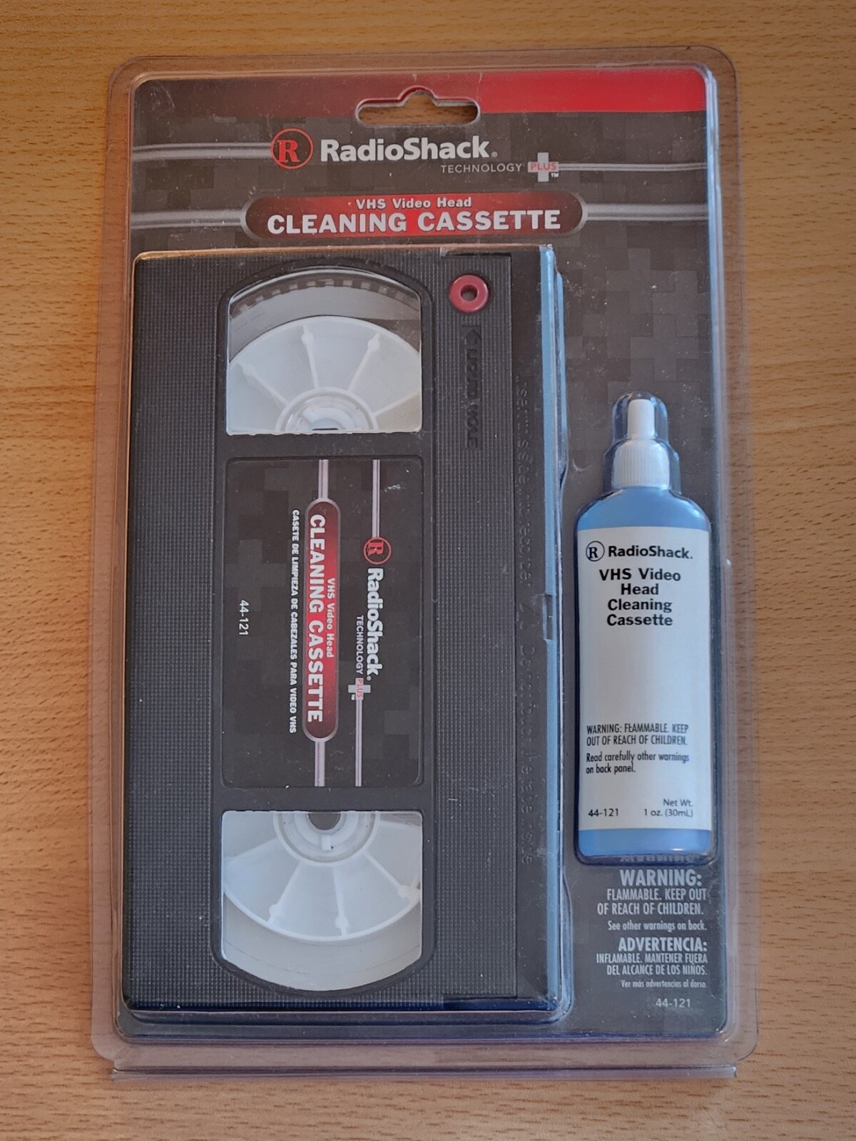RadioShackTechnologyVHSVideoHeadCleaningCassetteKit44-121NEW