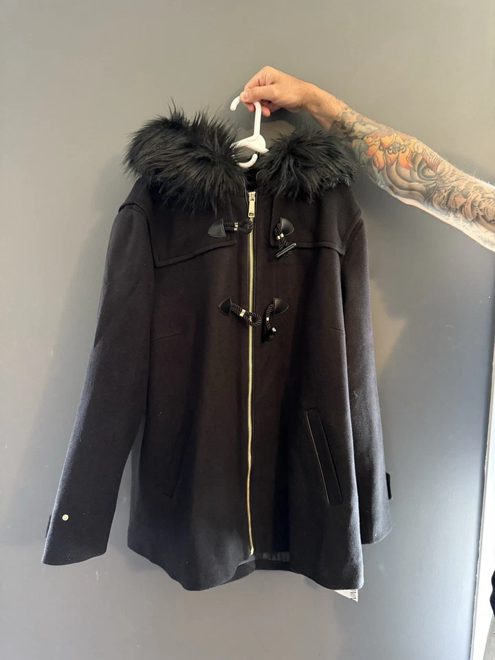 全新 NINE WEST 人造毛皮装饰连帽羽绒外套 2X (18-20) — 第 2/4 张图片