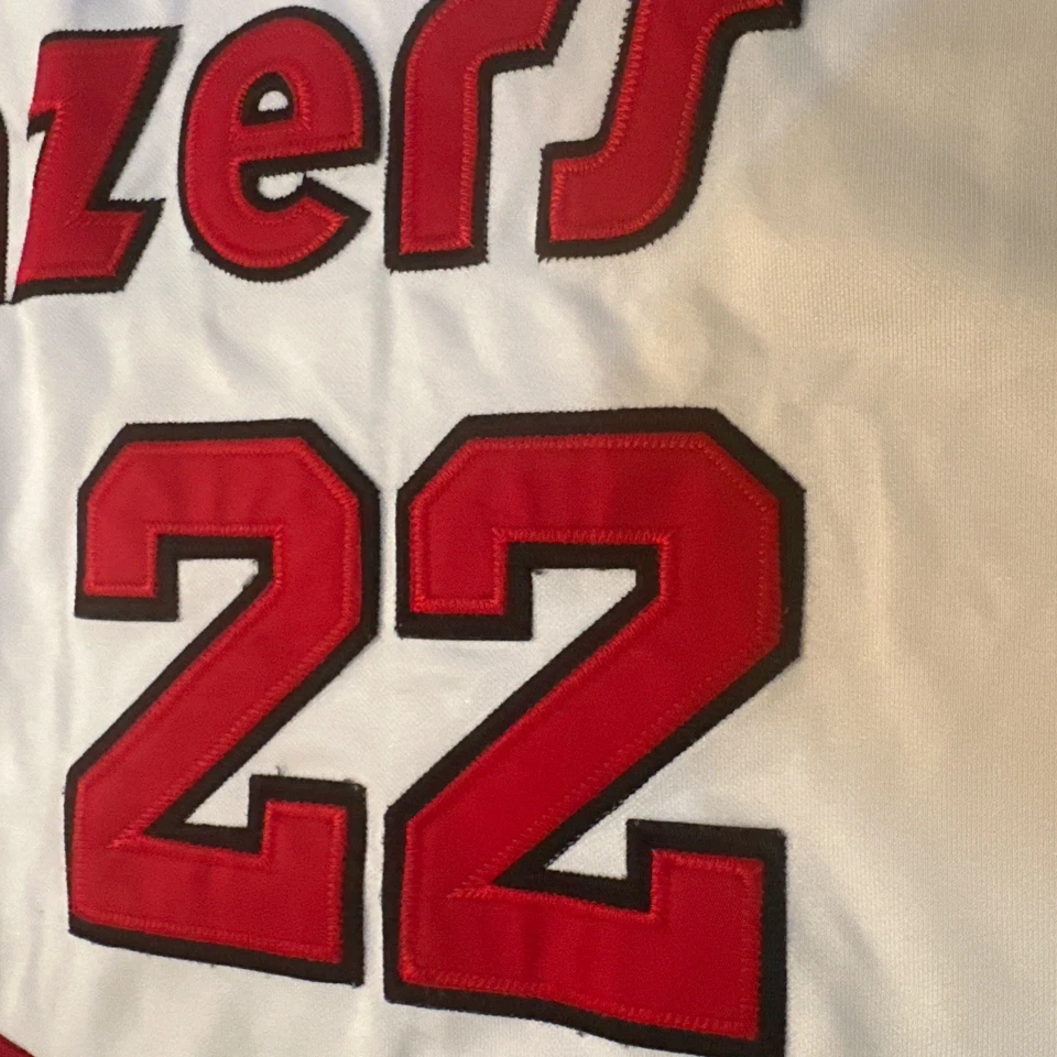 Camiseta Portland Trail Blazers Clyde Drexler Mitchell & Ness NBA masculina 1991-92 56 - Imagem 4 de 4