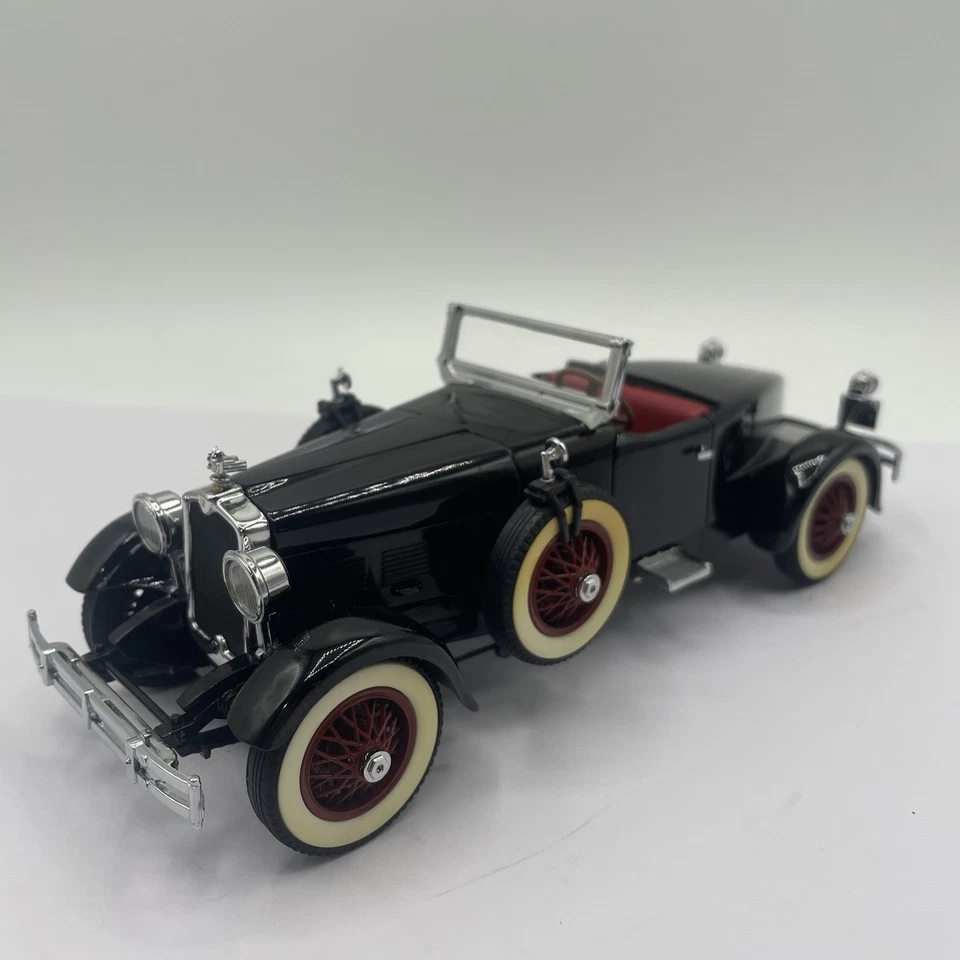 Modelo de coche fundido a presión Danbury Mint 1927 Stutz Black Hawk escala 1:24 caja abierta Foto 2 de 4