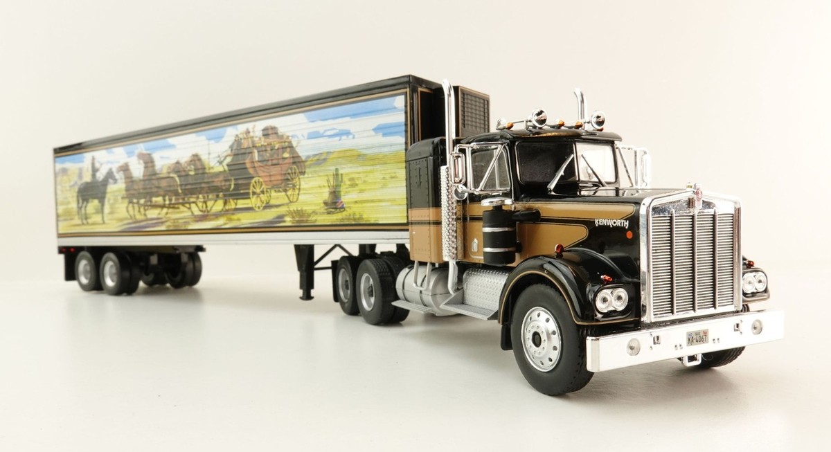 WERK83 W83431001 Kenworth W925 6x4 Truck Box Trailer Smokey and
