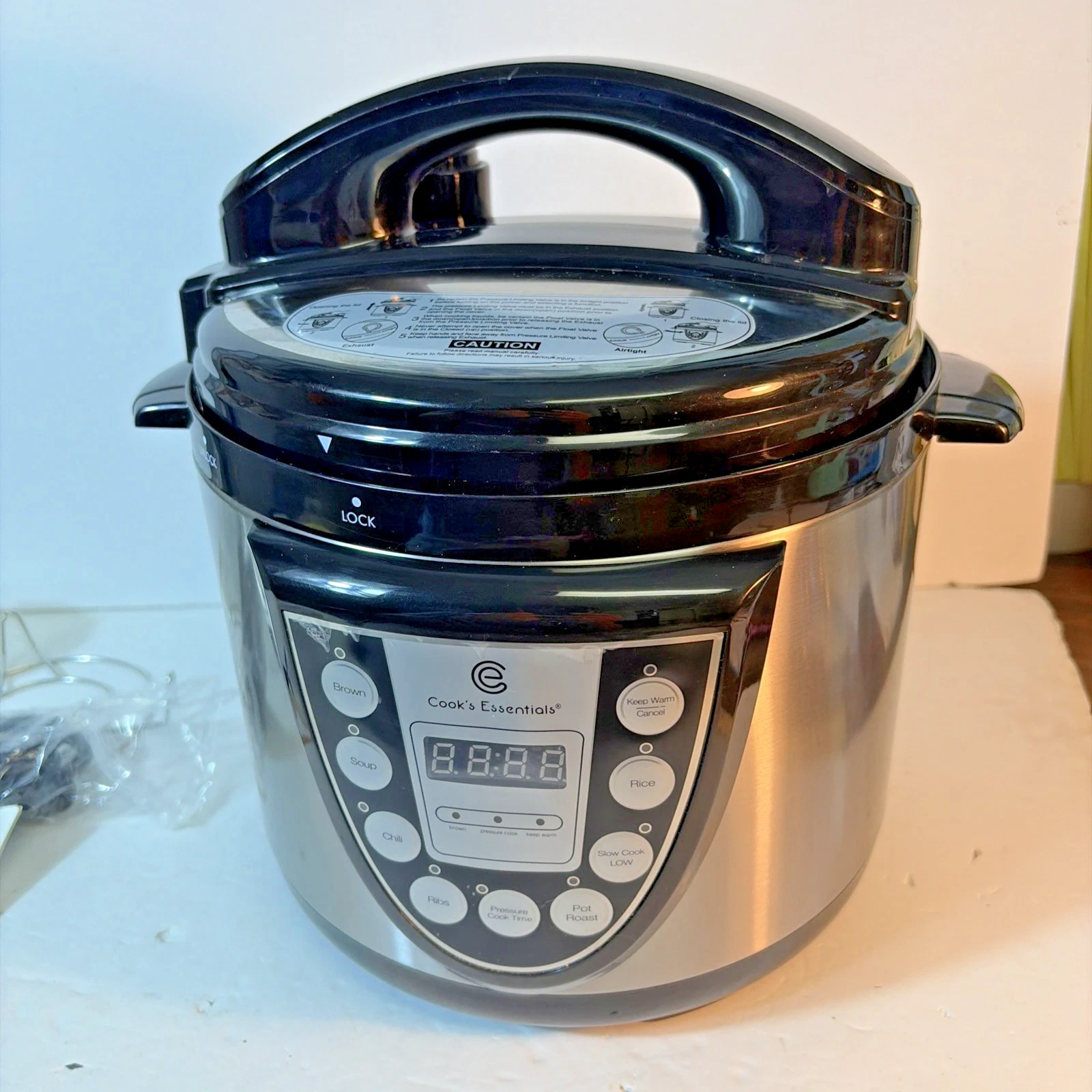 Cook's Essentials 4 Quart Digital Pressure Cooker Stainless Steel Model K44020
Opens in a new window