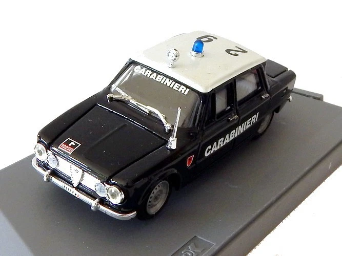 Miniatures montées - Alfa Romeo GT Am. 1/43 Burago - Jeux