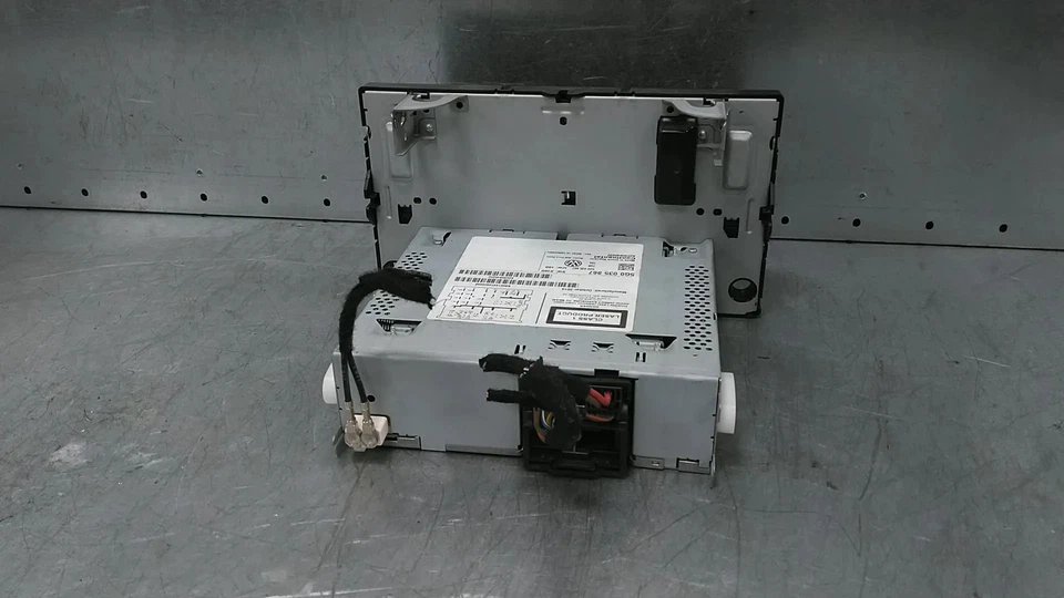 RADIO VW Golf VII (AUA) Hatchback 1.6 TDI BlueMotion 16V (CRKB) 2014 5G0035867 - Bild 4 von 4