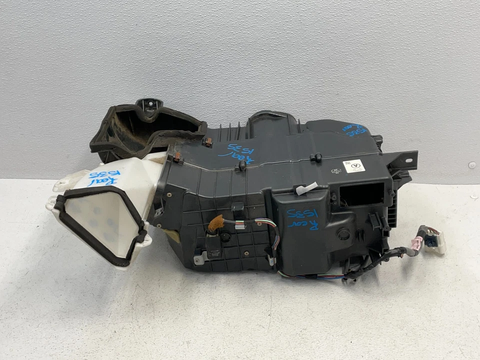 1998-2002 Lexus LX470 Rear AC Evaporator Assembly Unit 1535 OEM - Image 4 of 4