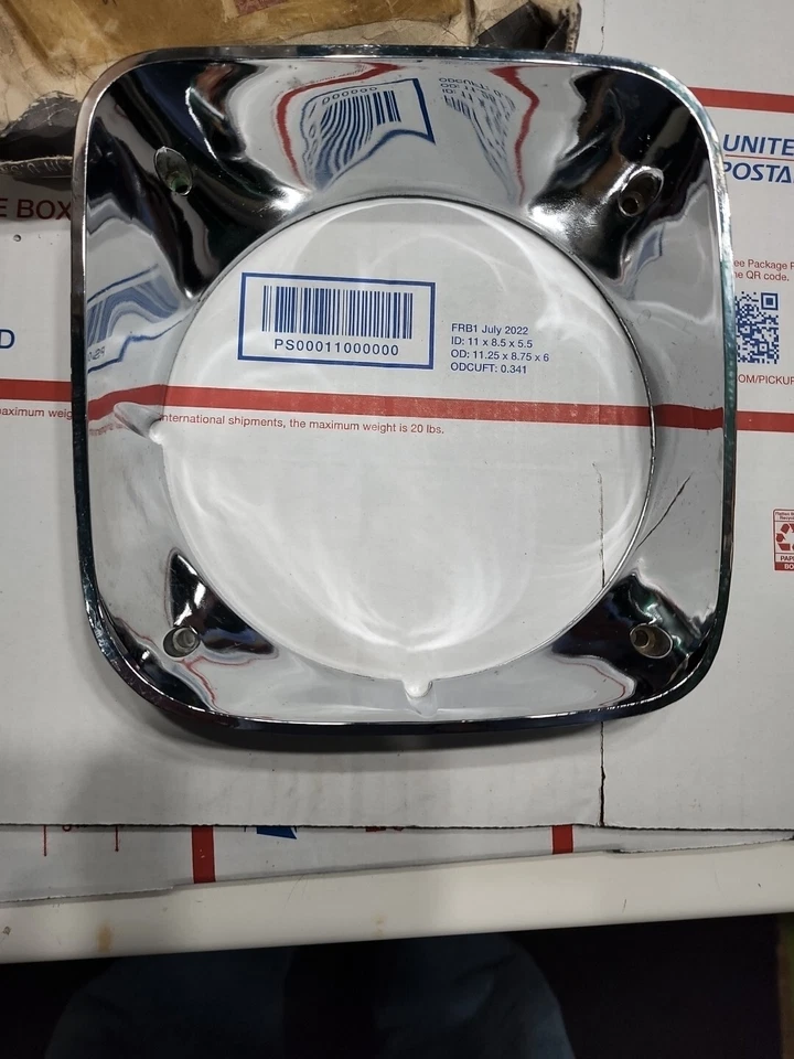 NOS OLDSMOBILE 1973 1974 TORONADO RH OUTER Headlamp Bezel GM # 411896 OEM - Image 2 of 4