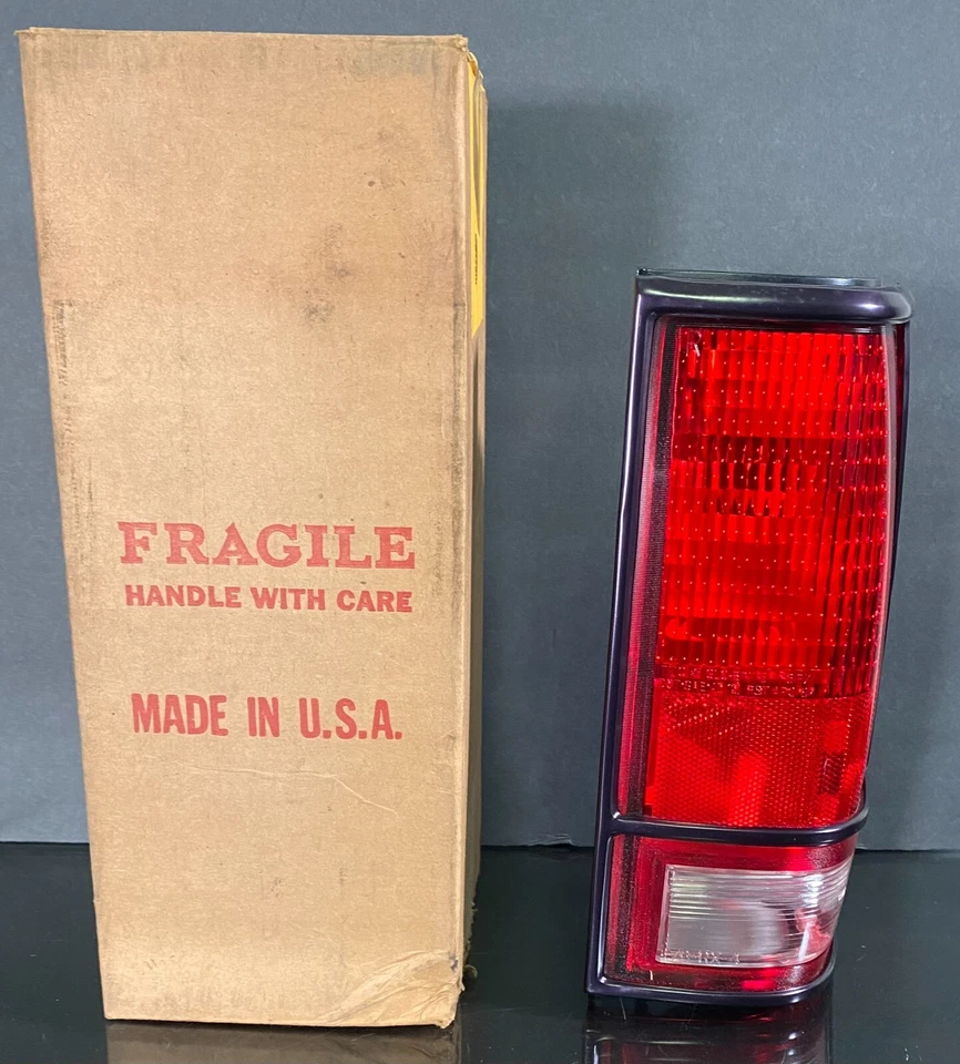 NOS Glo-Brite RH Passenge Tail Lamp ~ Chevy GMC S10 Blazer S15 Jimmy 1982-93 - Image 4 of 4