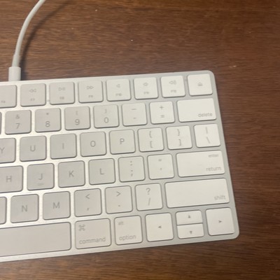 Apple iMac 10,1 A1311 Intel Core 2 Duo 3.06 GHz W/ Keyboard, Mouse