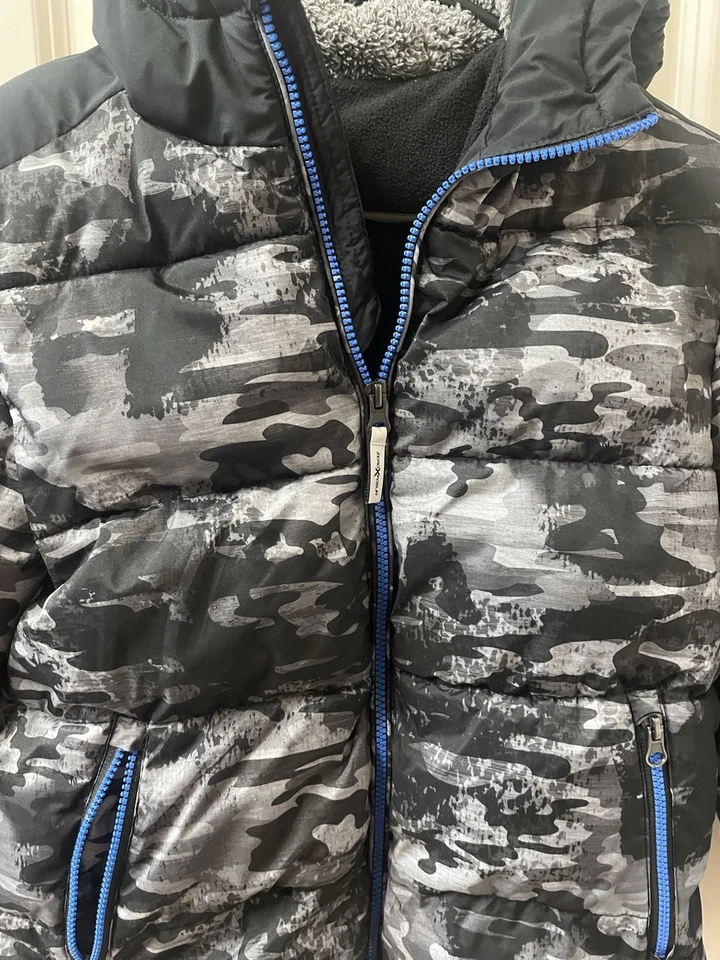 Abrigo con capucha ZeroXposur para niños grande 14/16 camuflaje acolchado invierno Foto 3 de 3