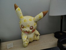Pokemon 20th Anniversary Toys R Us Exclusive 025 PIKACHU Plush by Tomy