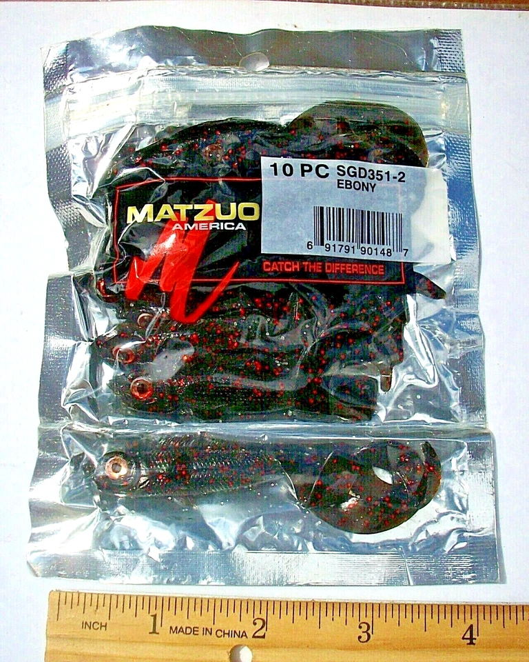 Señuelos de pesca de lubina colas gemelas 10ct EBONY Red Flake 4" DOBLE COLA SWIMBAIT GRUBS Foto 3 de 4