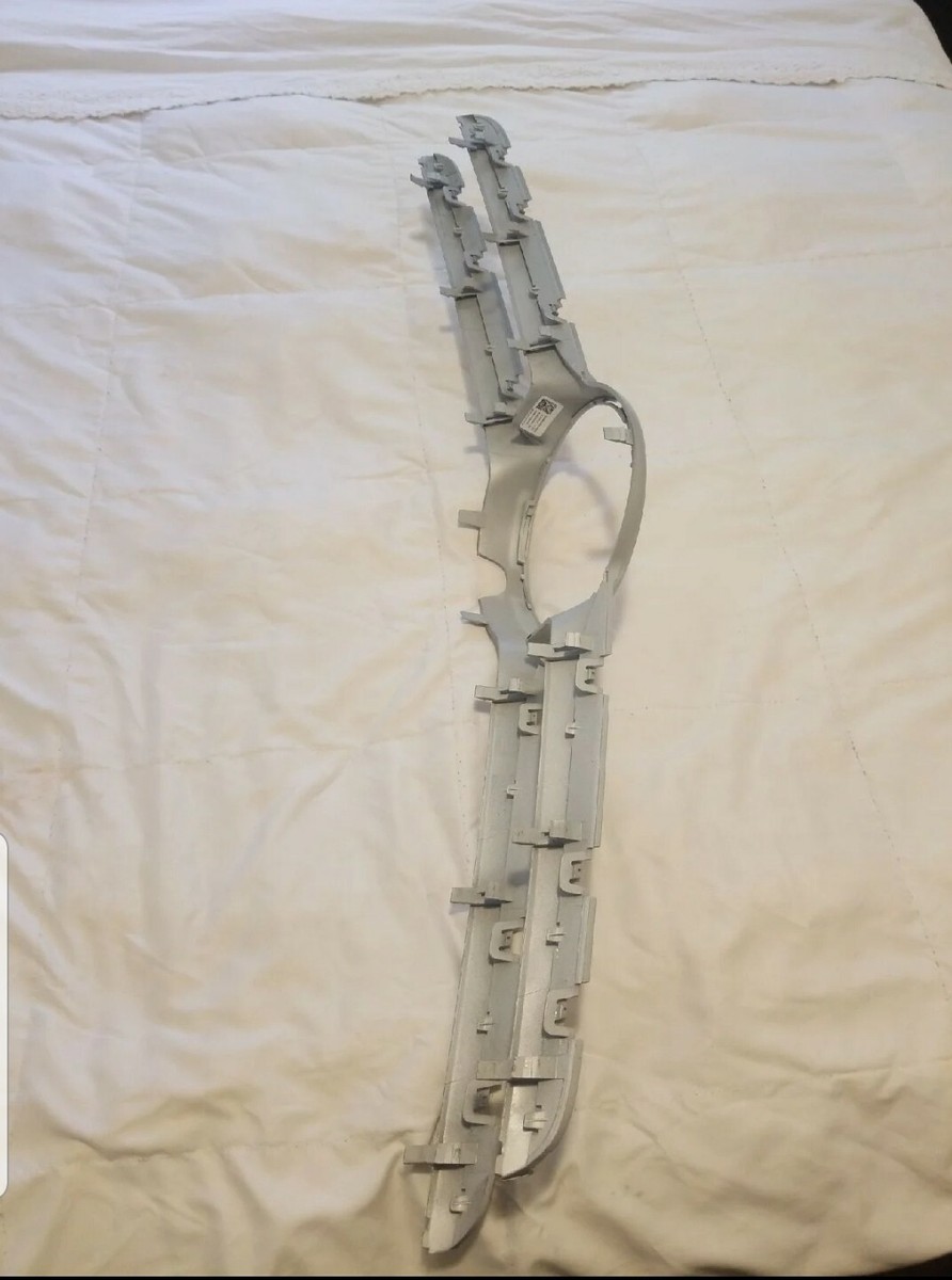 Grill Center Trim Radiator Mercedes Benz Front C CLASS 15 16 17 