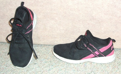 black fila size 3