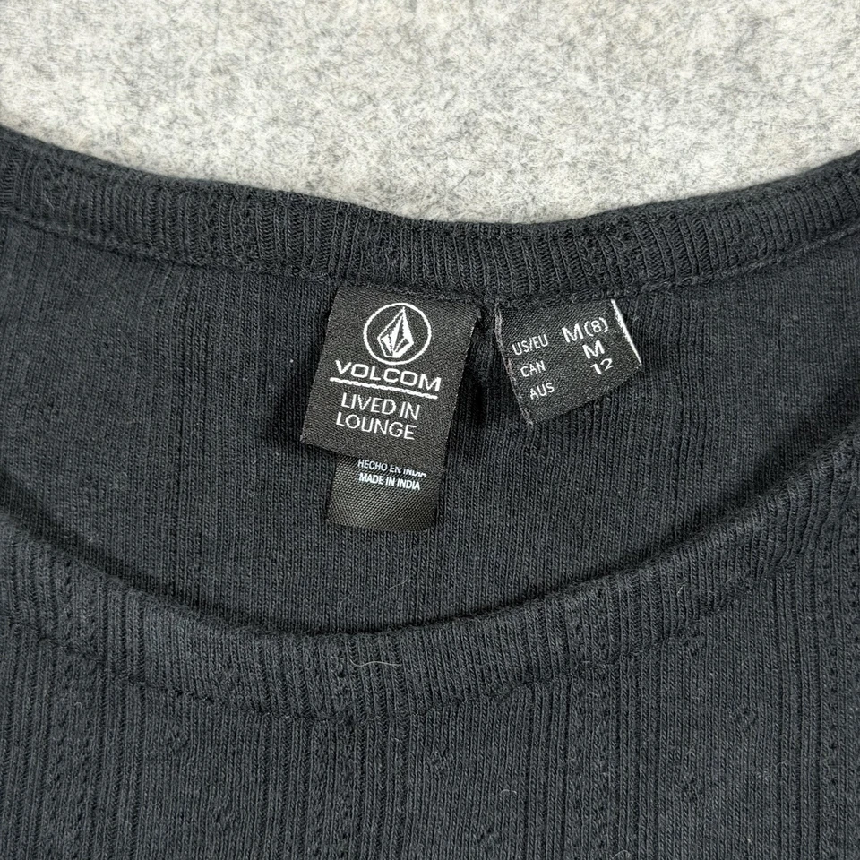 Camiseta informal Volcom manga corta bordes acanalados para mujer talla mediana (8) negra Foto 3 de 4