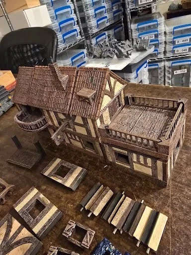 Dwarven Forge City Builder - Tudor Inn Building с крышей - Изображение 3 из 4